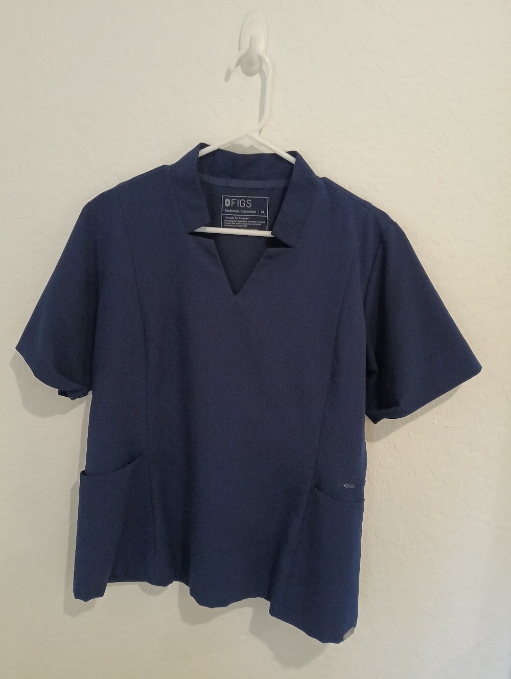 Figs Women’s Navy Scrub Top